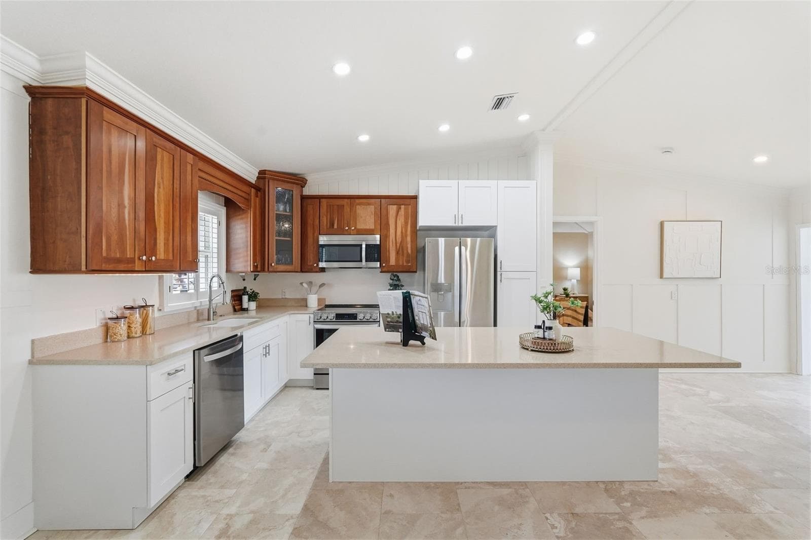 Single Family Residence at 15302 HARBOR DR, MADEIRA BEACH, photo 14 of 47