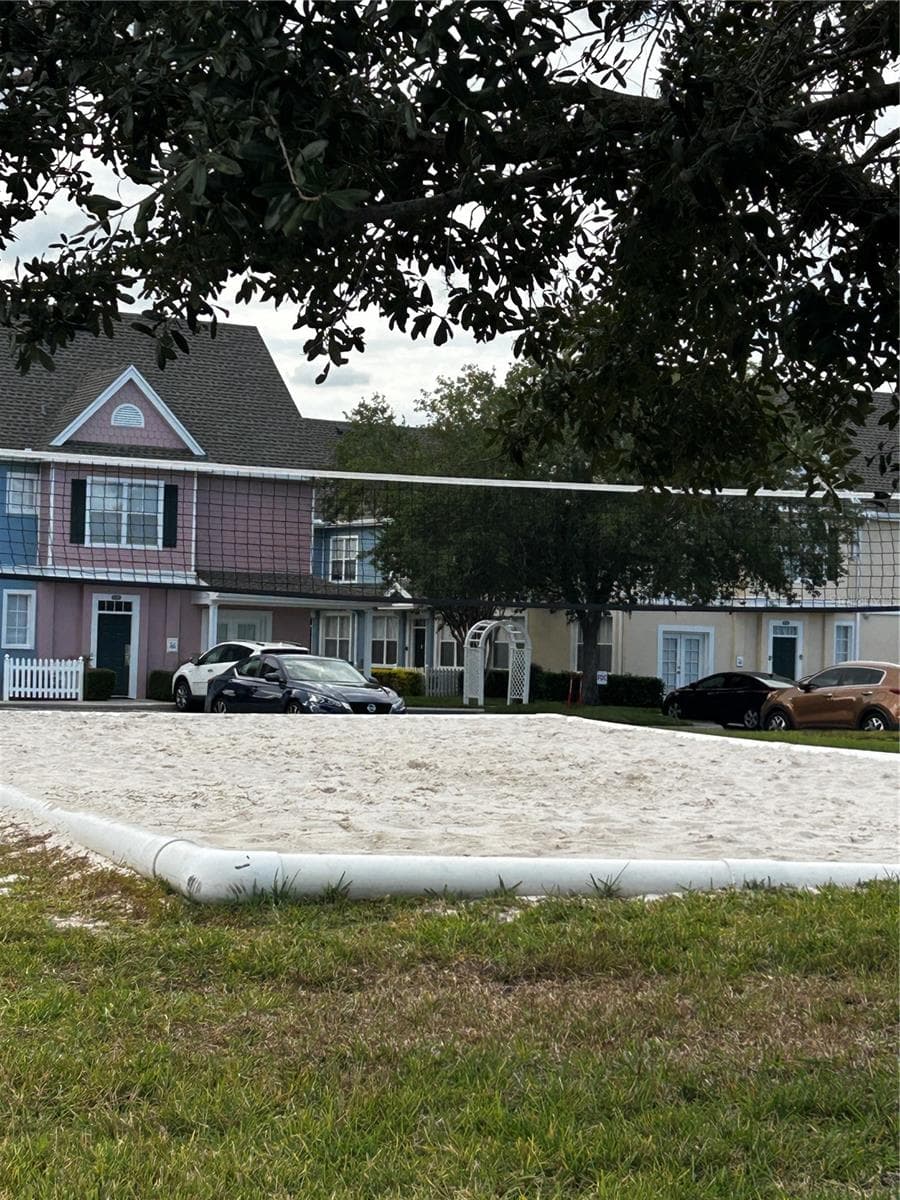 Volleyball court - 2211 SAN VITTORINO CIR #103, KISSIMMEE