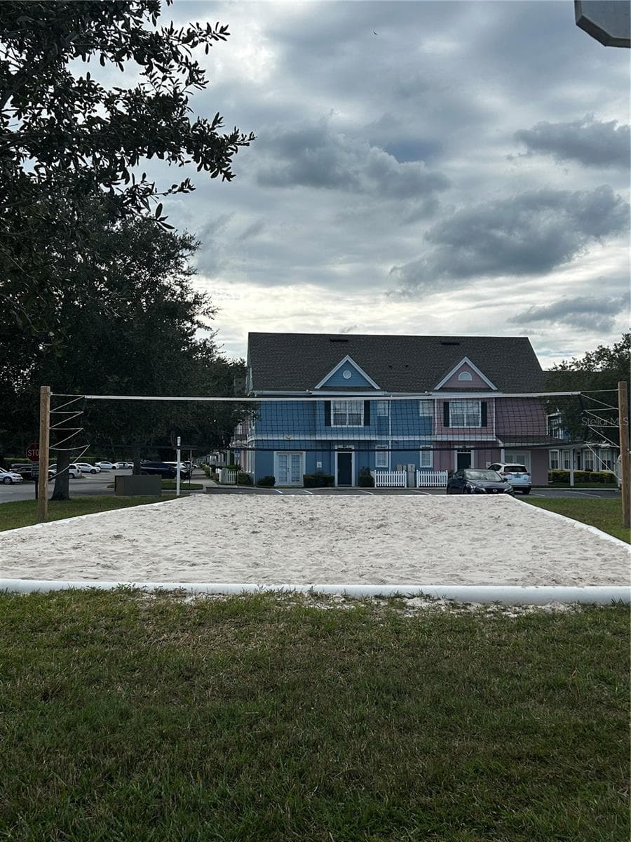 Volleyball court - 2211 SAN VITTORINO CIR #103, KISSIMMEE