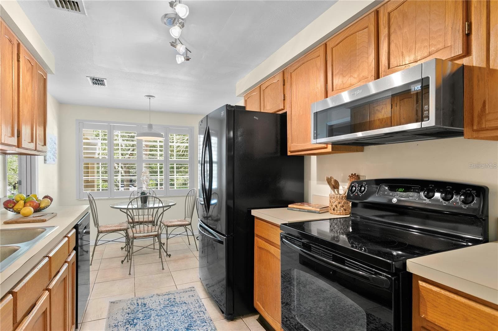 Condominium at 10823 INDIAN HILLS CT #33, SEMINOLE, photo 11 of 35