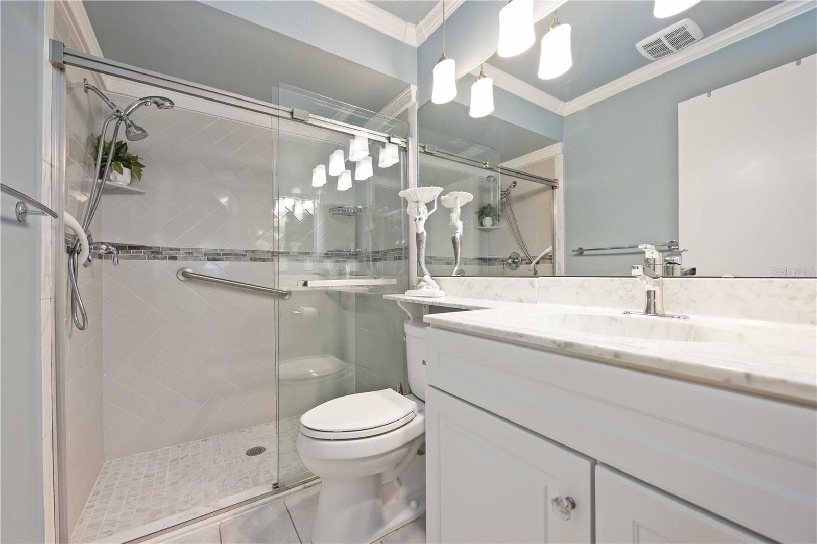 Walk In Shower in Primary Bathroom - 7206 29TH AVENUE DR W #2263, BRADENTON