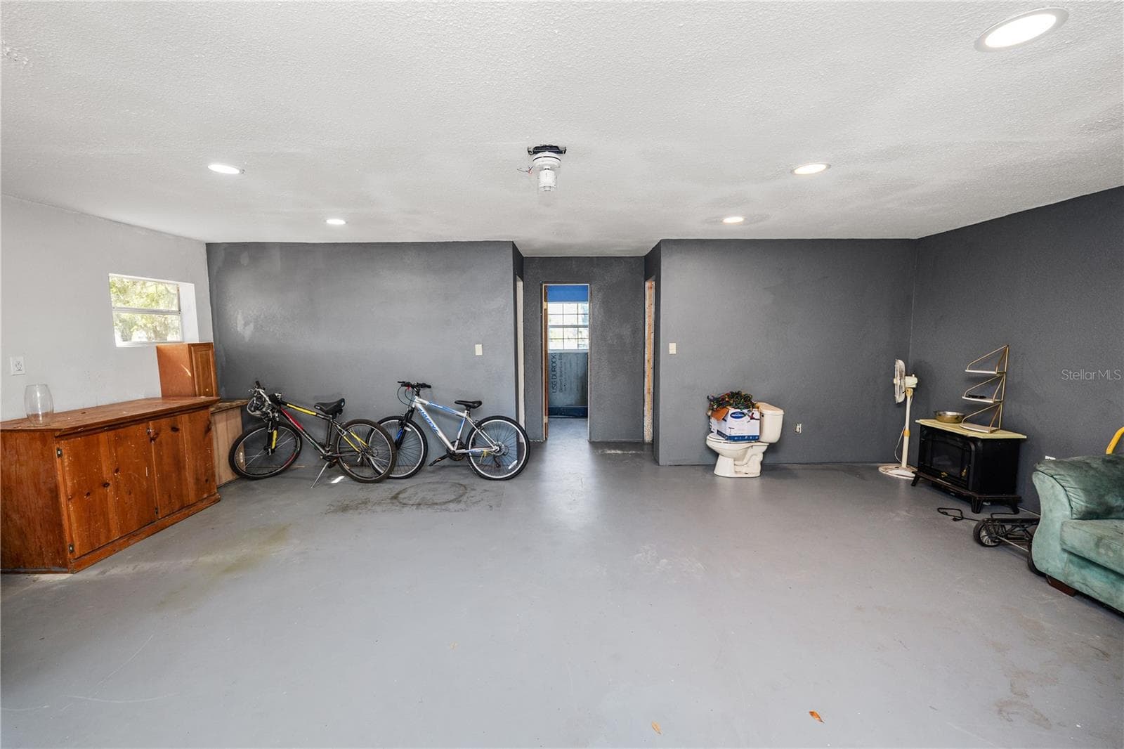 Separate Home-Rental - 109 NE 4TH AVE, MULBERRY