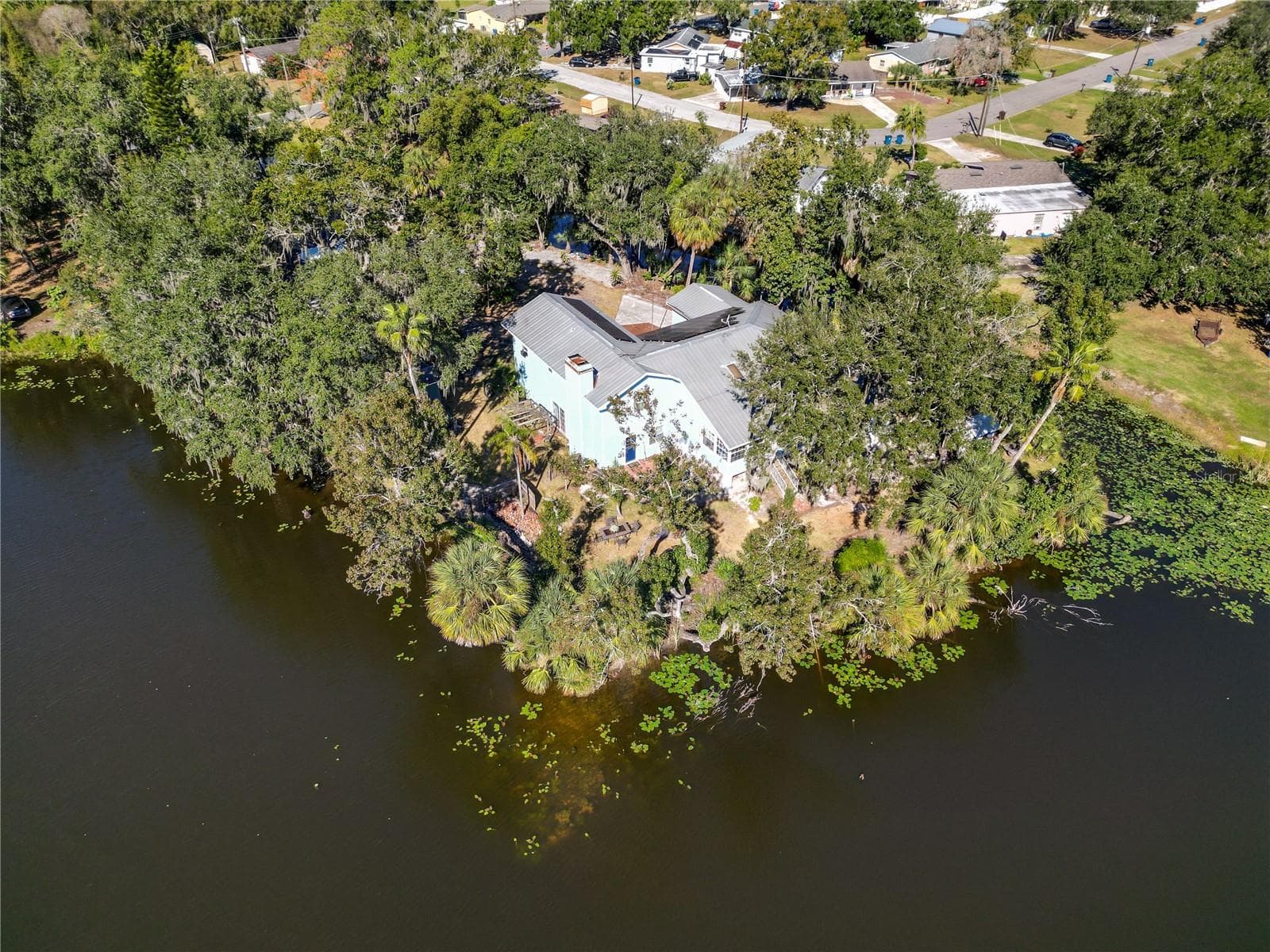 Hidden piece of paradise! - 109 NE 4TH AVE, MULBERRY