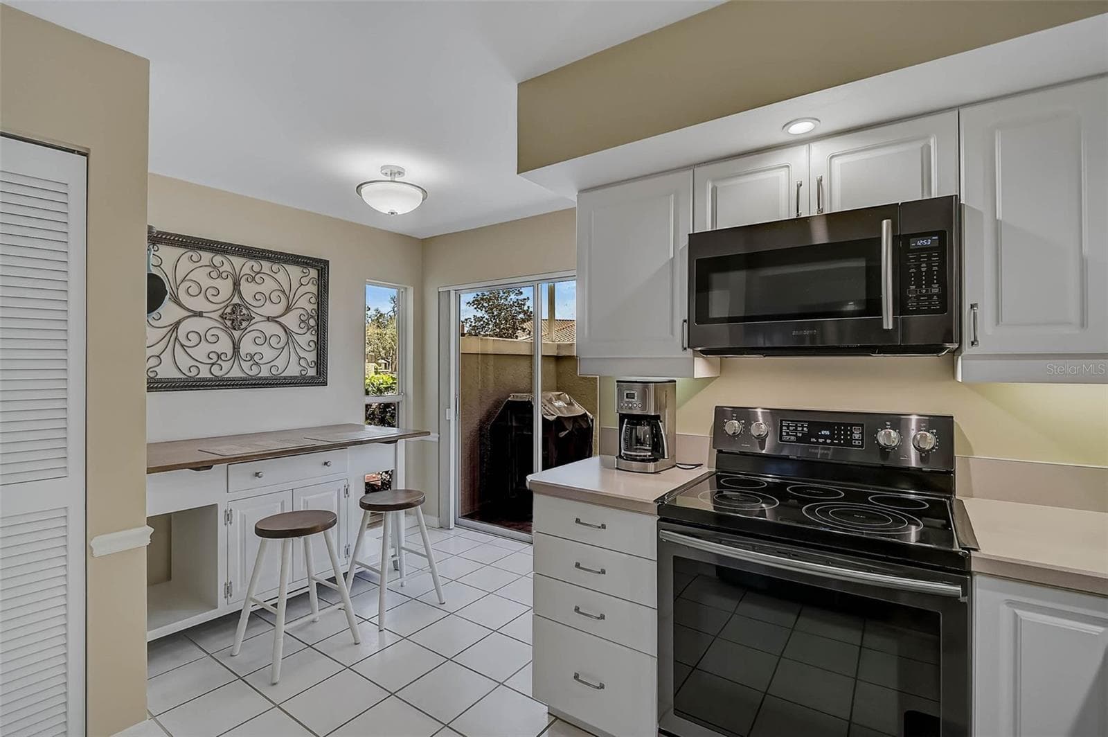 Villa at 7341 GOLF POINTE CIR, SARASOTA, photo 11 of 42