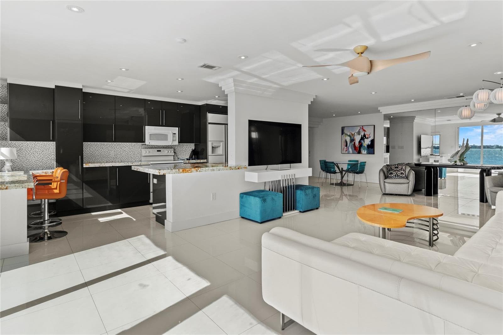 Condominium at 400 GOLDEN GATE PT #11, SARASOTA, photo 7 of 42