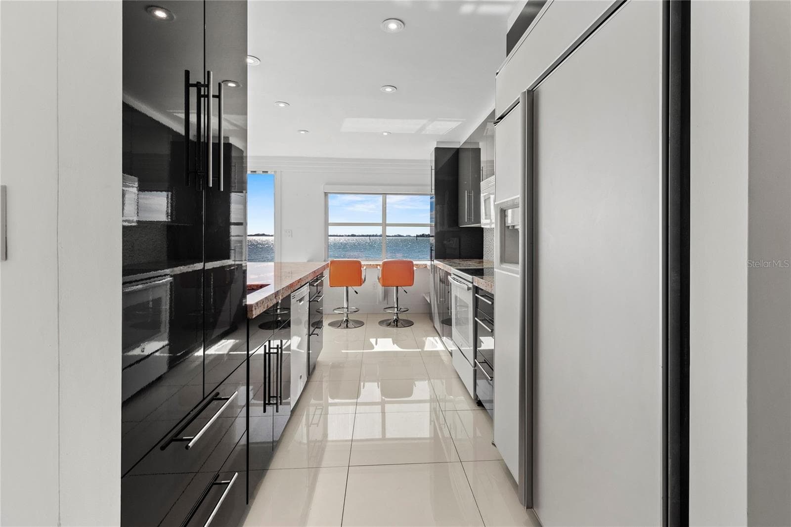 Condominium at 400 GOLDEN GATE PT #11, SARASOTA, photo 11 of 42