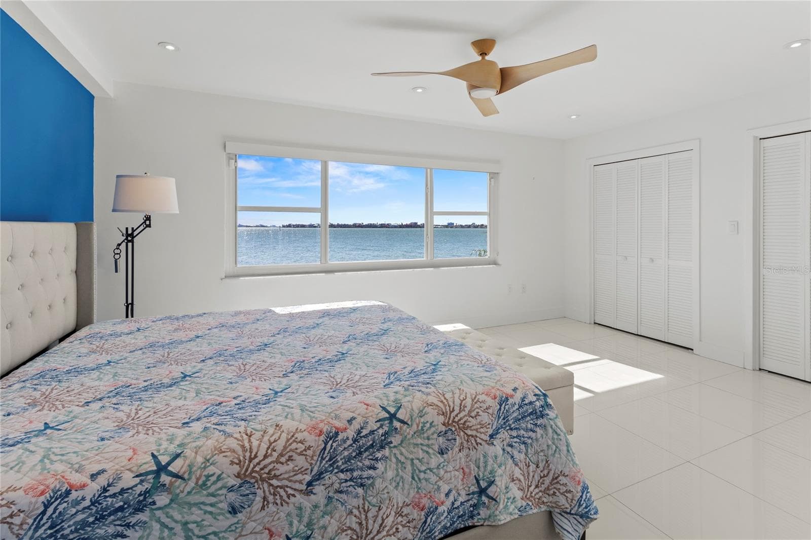 Condominium at 400 GOLDEN GATE PT #11, SARASOTA, photo 14 of 42