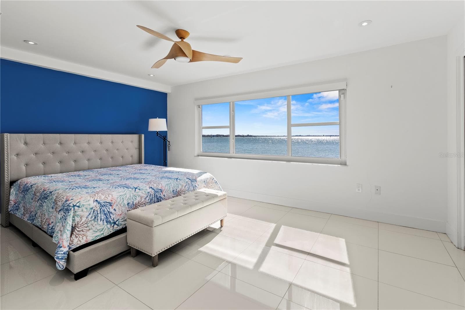 Condominium at 400 GOLDEN GATE PT #11, SARASOTA, photo 15 of 42