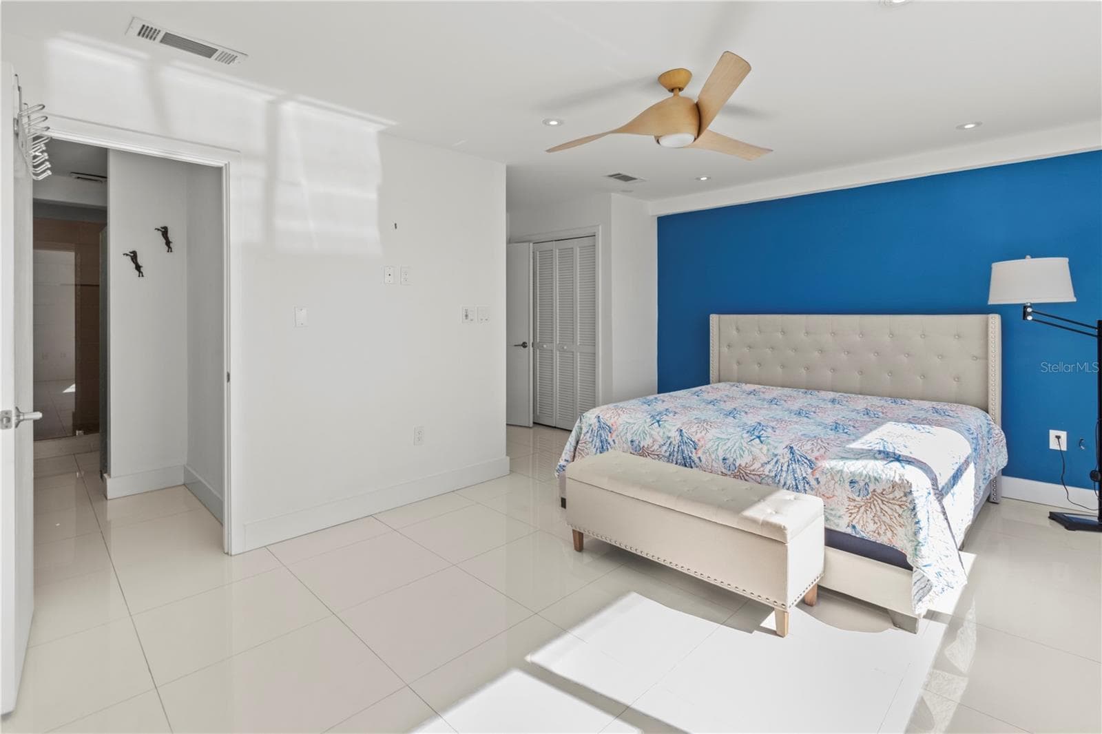 Condominium at 400 GOLDEN GATE PT #11, SARASOTA, photo 16 of 42