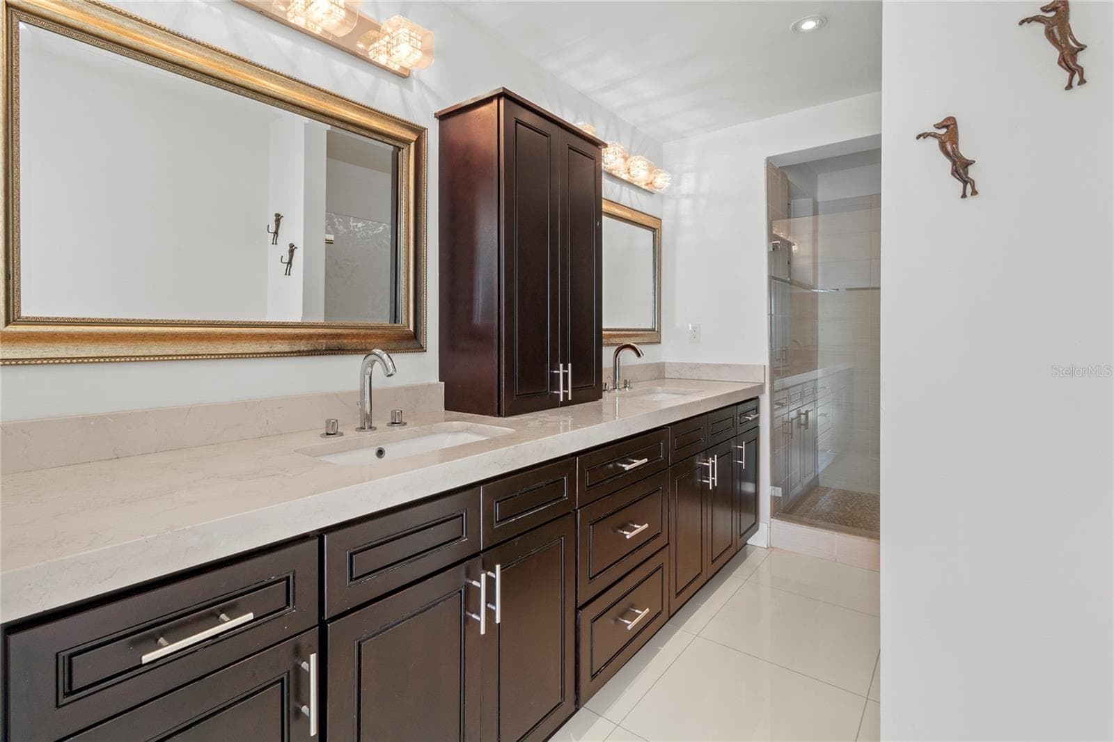 Condominium at 400 GOLDEN GATE PT #11, SARASOTA, photo 17 of 42