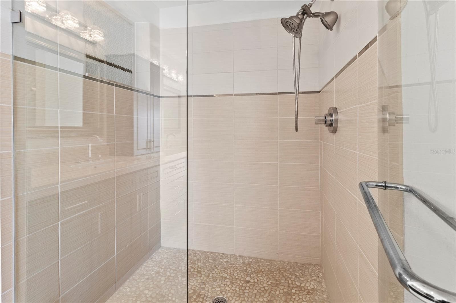 Condominium at 400 GOLDEN GATE PT #11, SARASOTA, photo 18 of 42