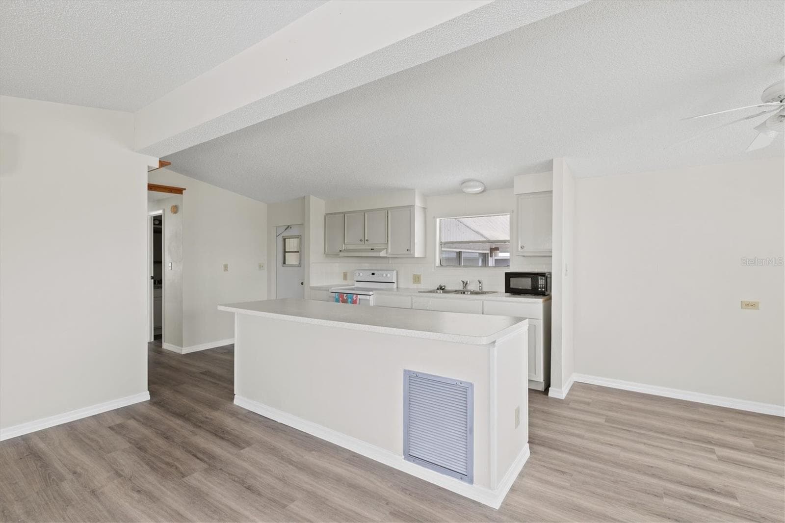 Manufactured Home at 3831 115TH STREET CT W, BRADENTON, photo 13 of 67