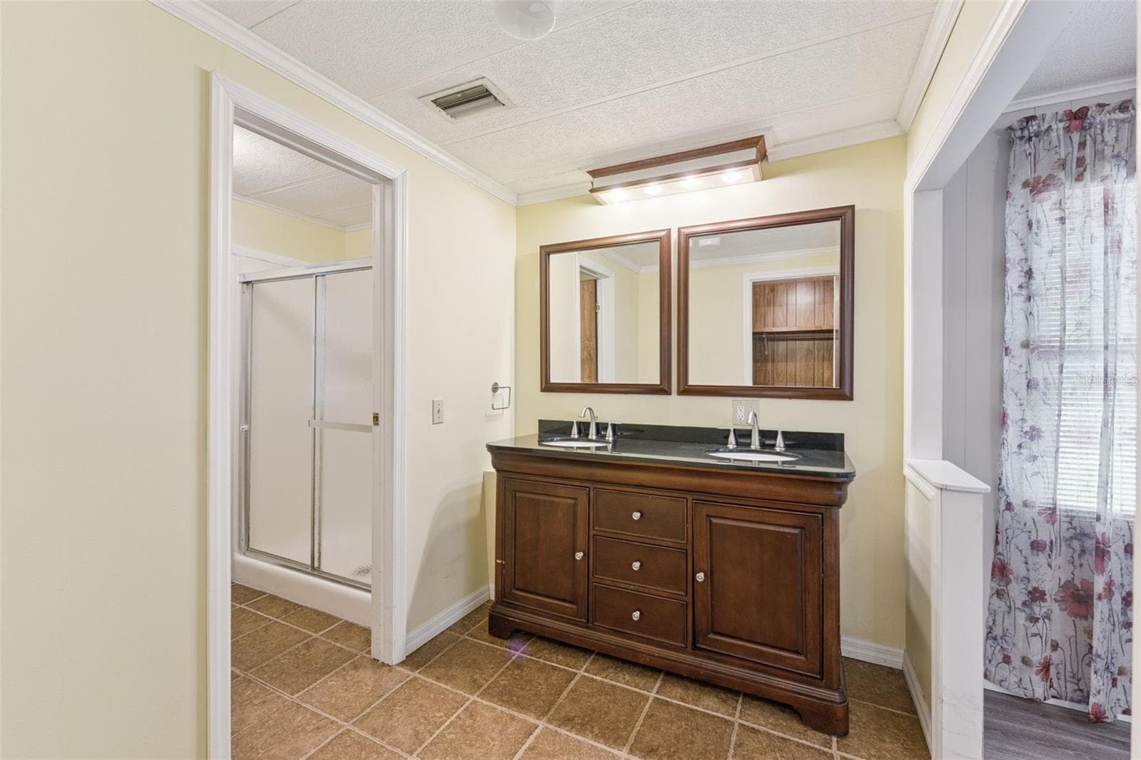 Manufactured Home at 314 LAKEVIEW DR, OSTEEN, photo 9 of 19
