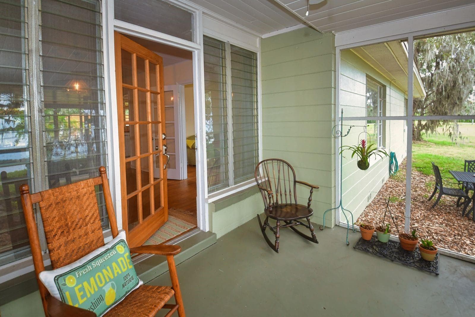 Charming Front Porch Entry - 160 BAYSHORE DR, TERRA CEIA