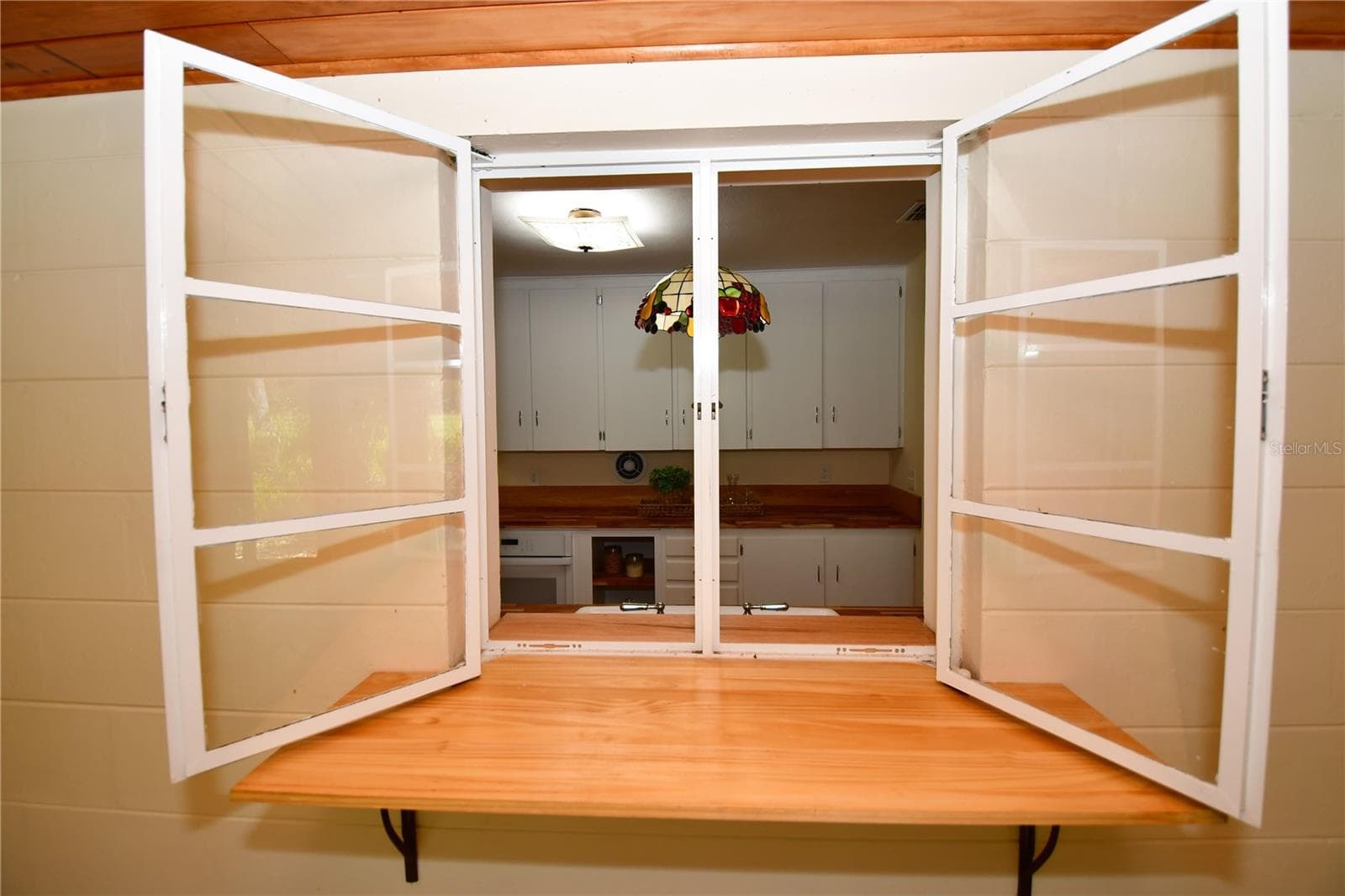 Pass Through from Kitchen to Florida Room - 160 BAYSHORE DR, TERRA CEIA