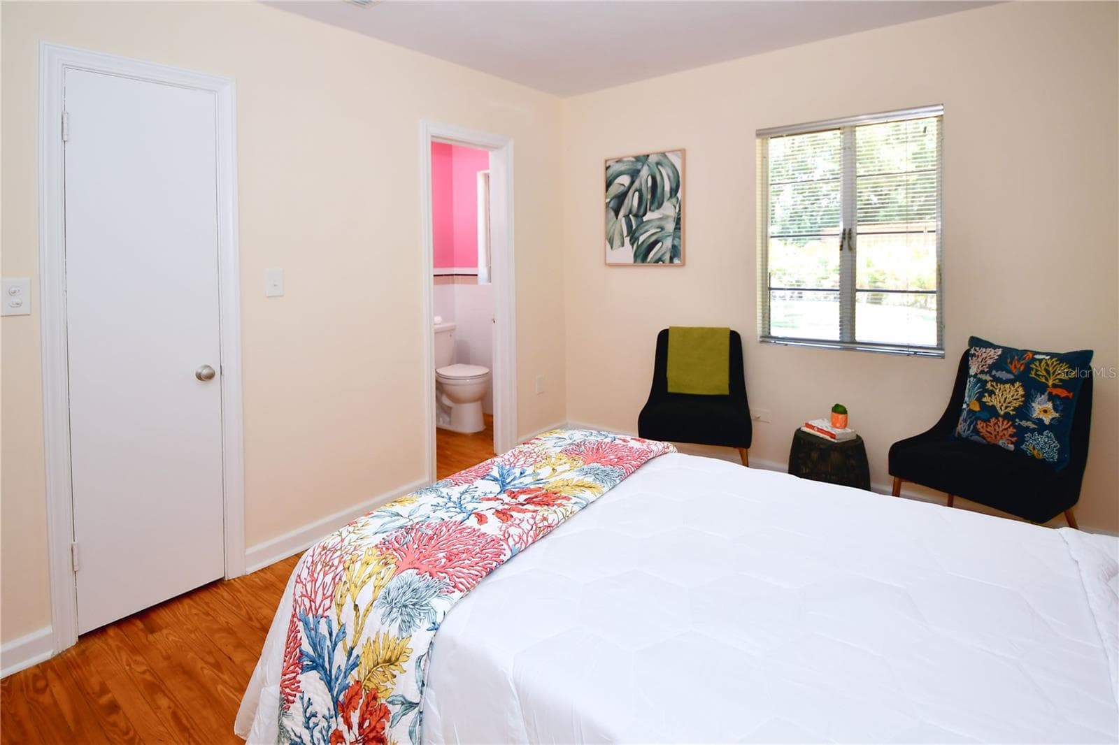Back Bedroom with Ensuite Bath - 160 BAYSHORE DR, TERRA CEIA