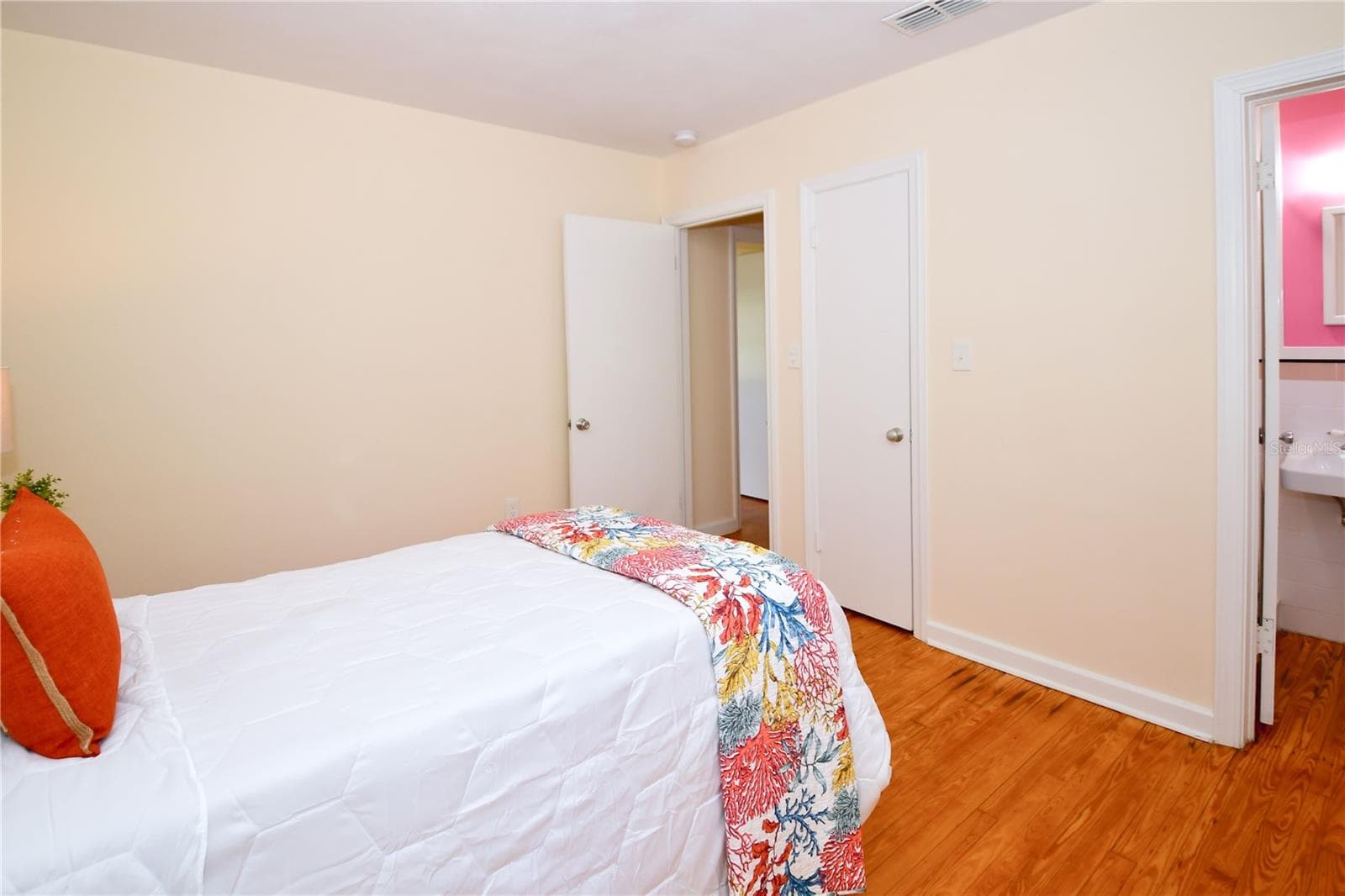 Back Bedroom - 160 BAYSHORE DR, TERRA CEIA