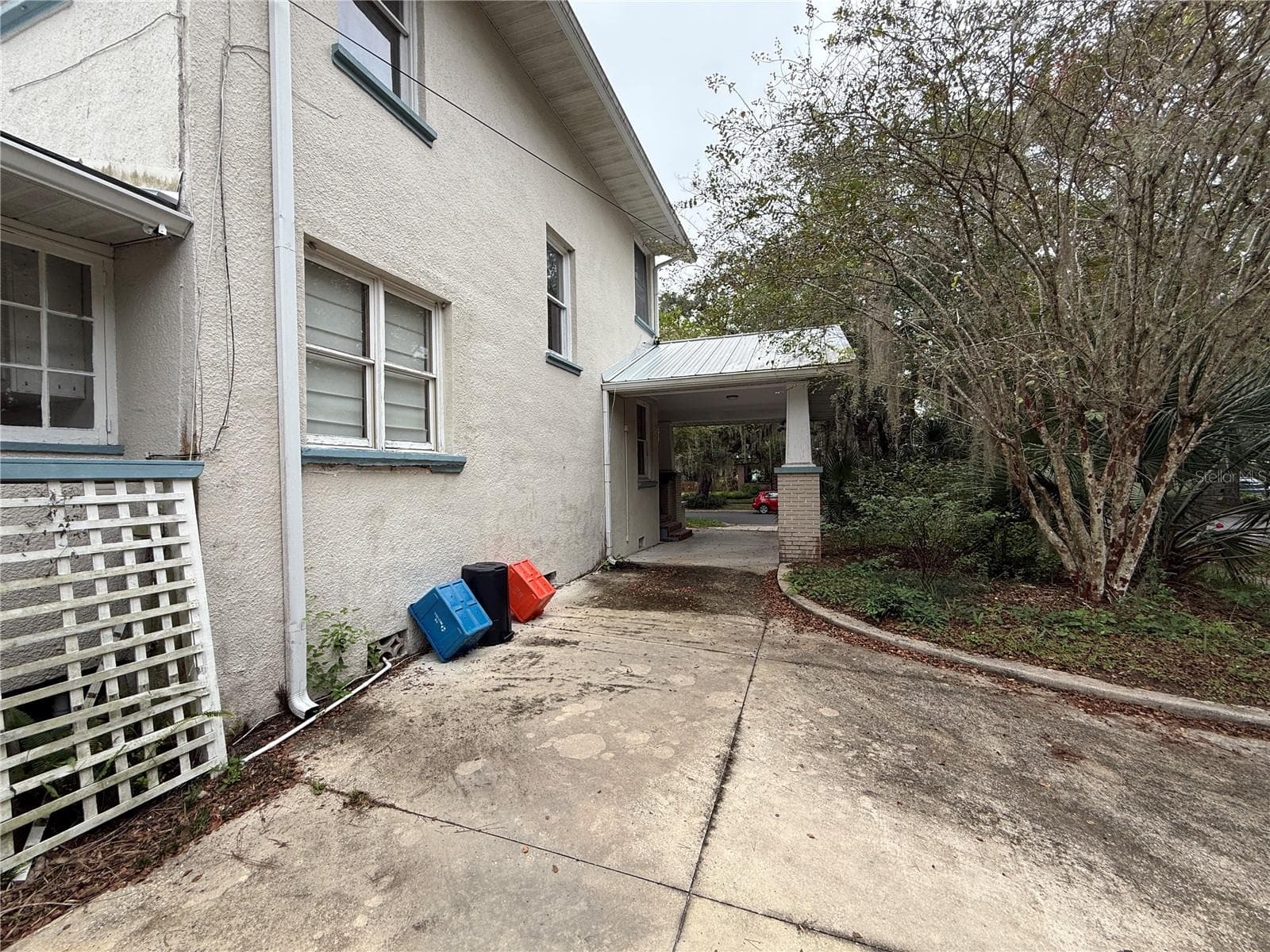 Side of House - 404 NE 10TH AVE, GAINESVILLE
