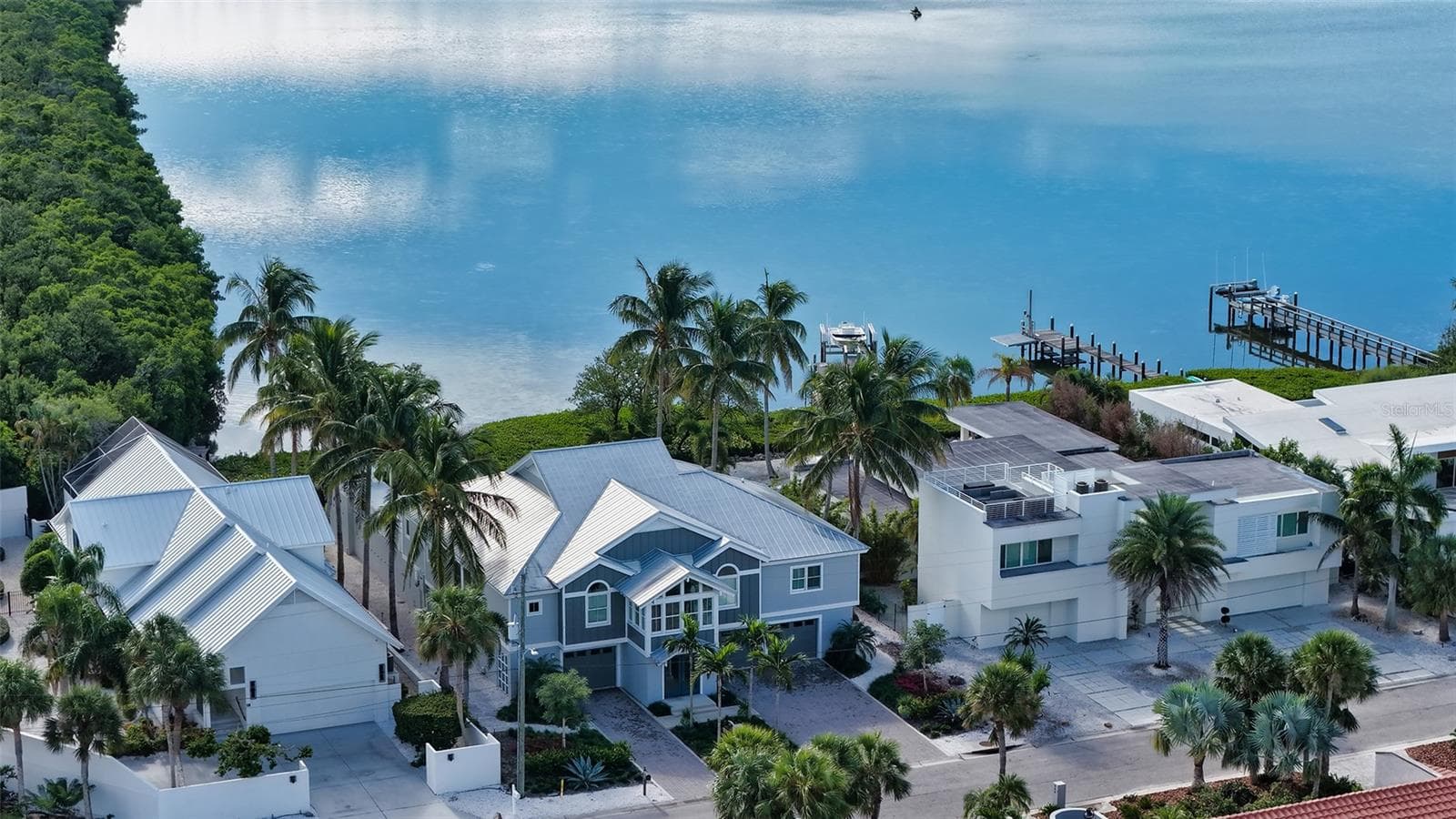 Single Family Residence at 340 MORNINGSIDE DR, SARASOTA, photo 3 of 66