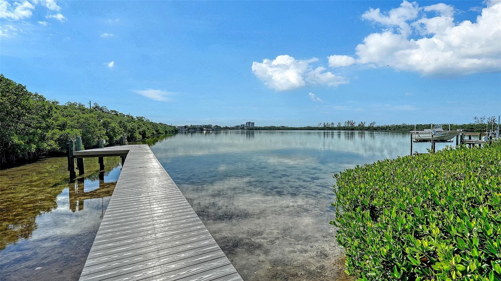 Single Family Residence at 340 MORNINGSIDE DR, SARASOTA, photo 52 of 66