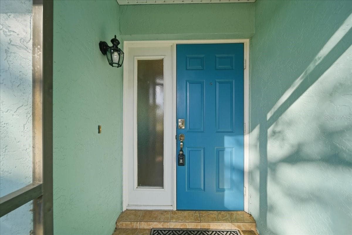 Single Family Residence at 5883 WHISTLEWOOD CIR, SARASOTA, photo 4 of 42