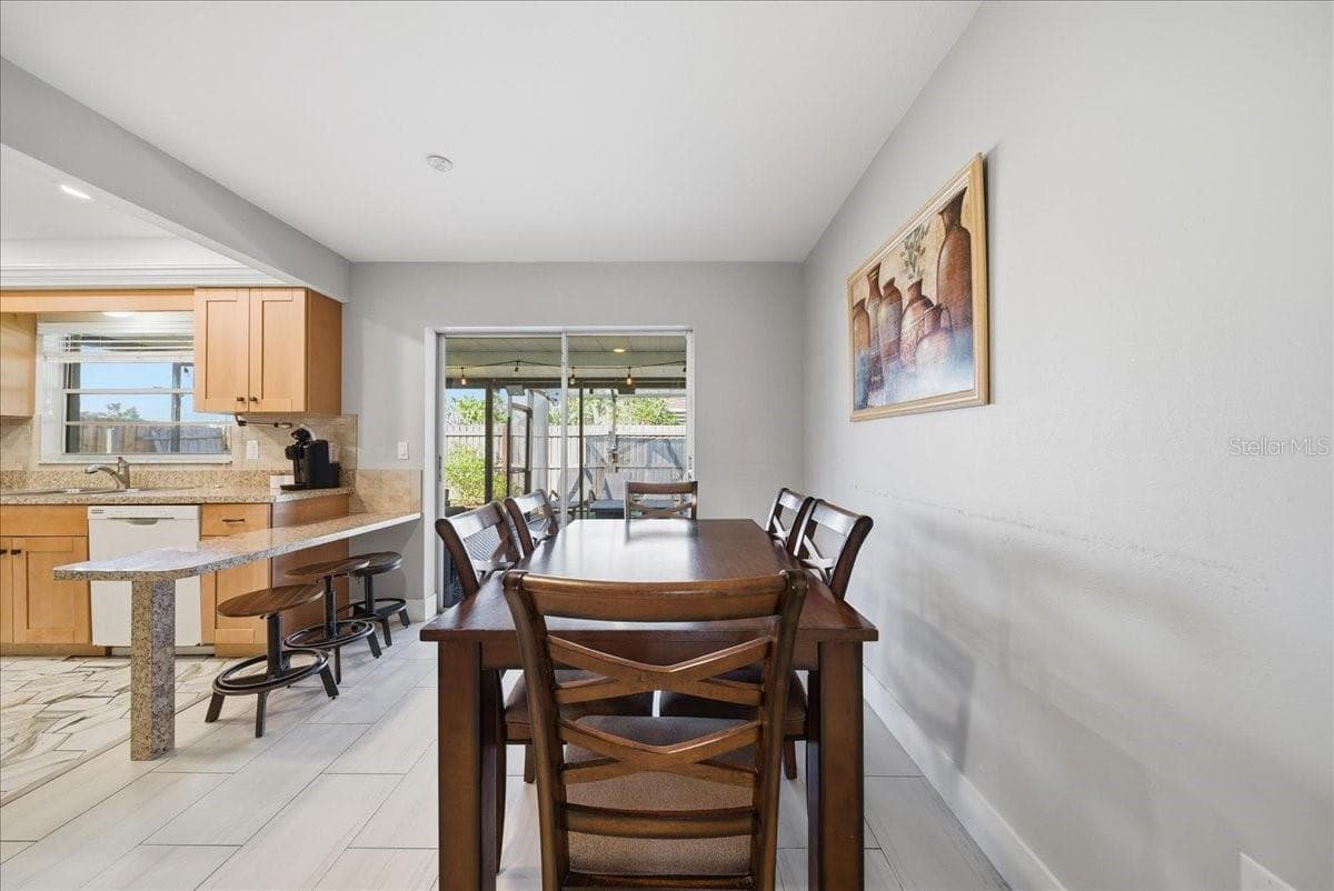 Single Family Residence at 5883 WHISTLEWOOD CIR, SARASOTA, photo 17 of 42