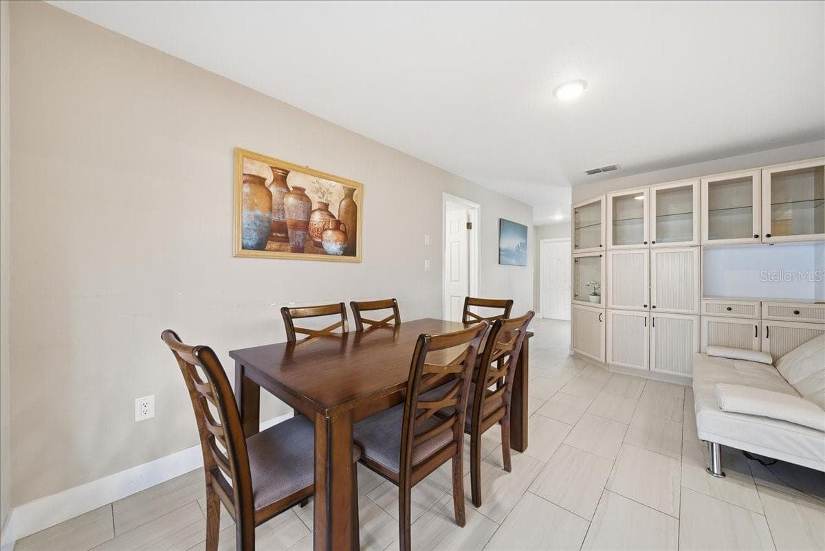 Single Family Residence at 5883 WHISTLEWOOD CIR, SARASOTA, photo 18 of 42