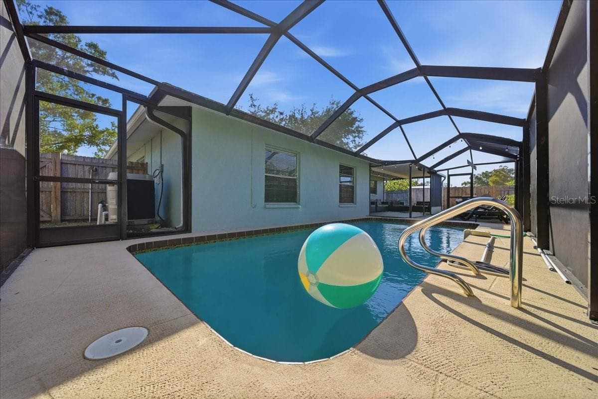 Single Family Residence at 5883 WHISTLEWOOD CIR, SARASOTA, photo 2 of 42