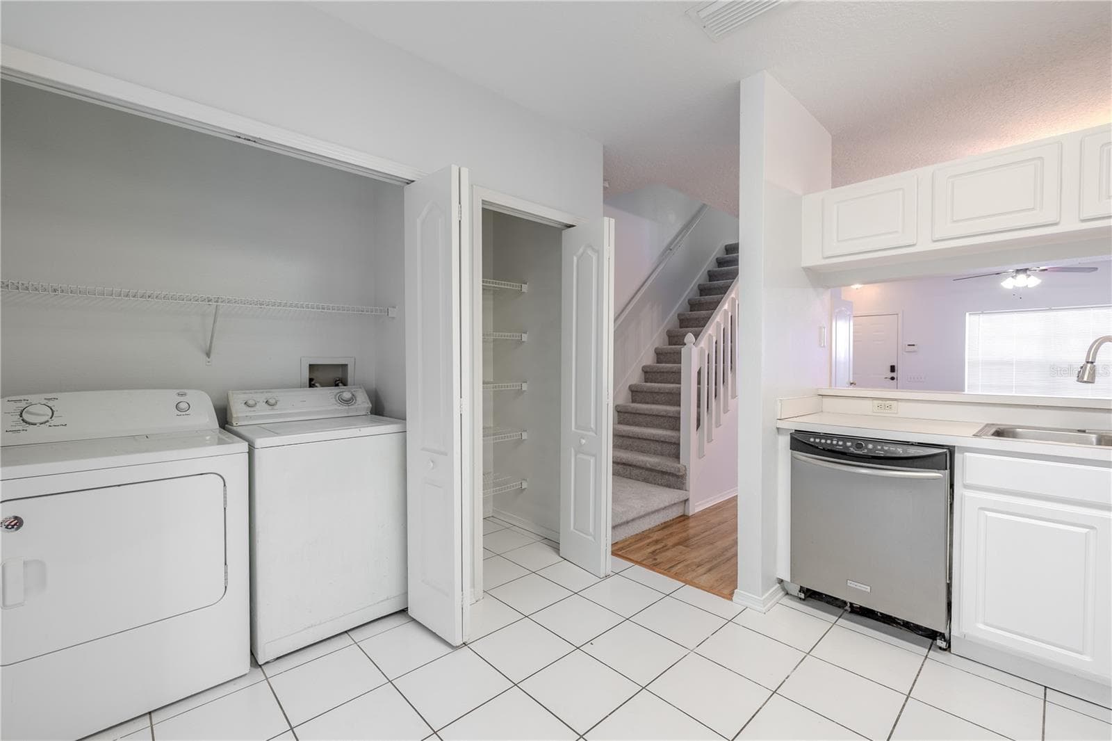 Townhouse at 2432 LAKE WOODBERRY CIR, BRANDON, photo 17 of 33