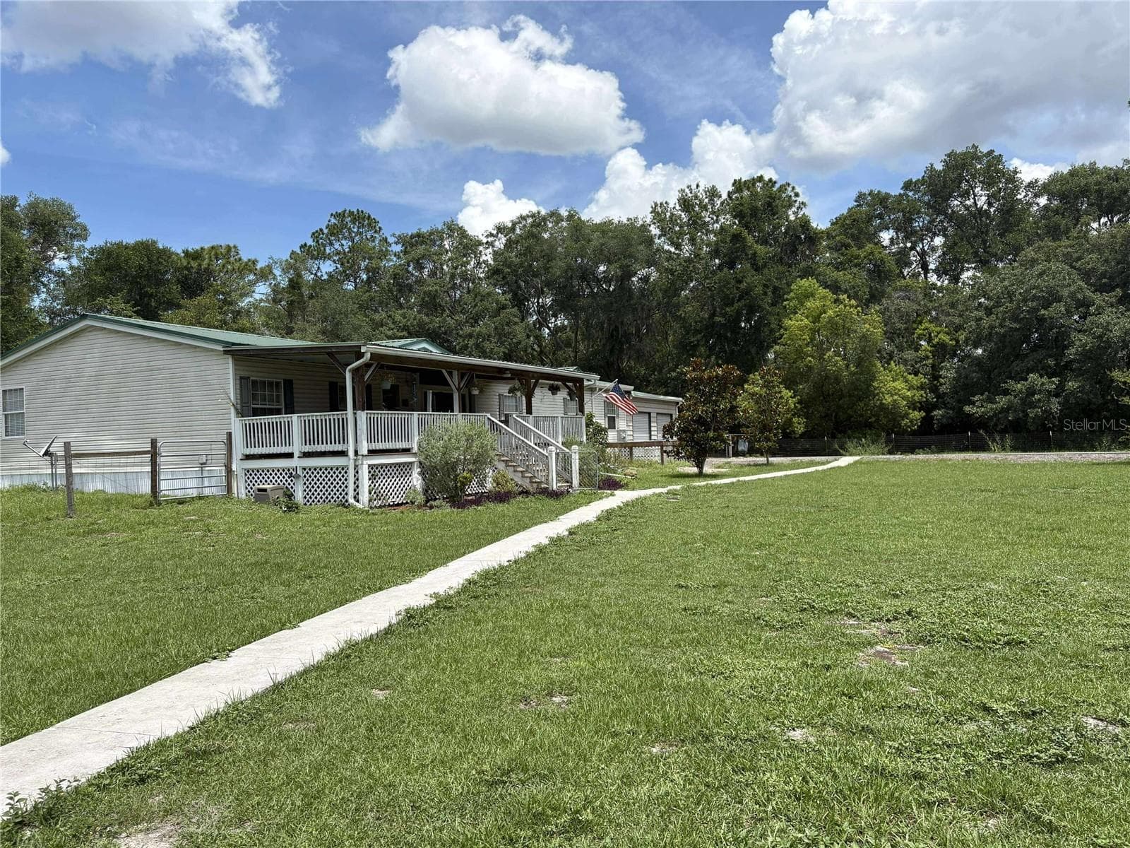 876 MENTON RD