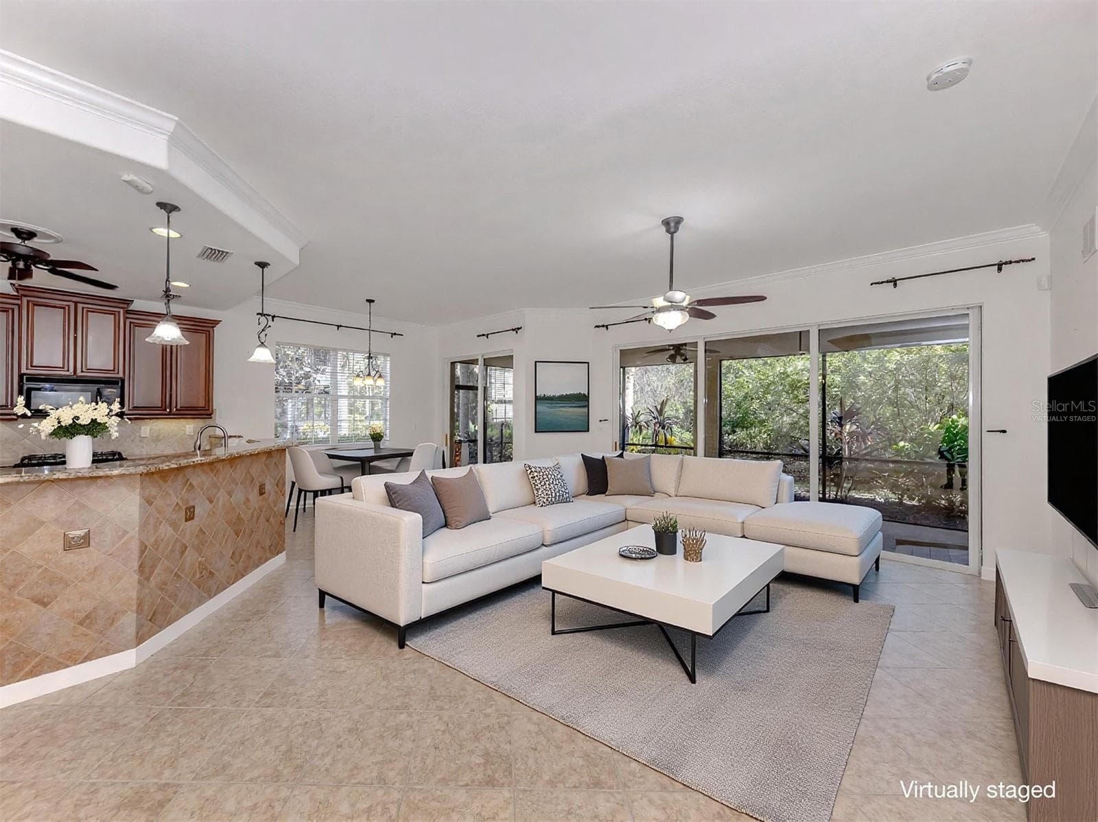 virtually staged - 122 BELLA VISTA TER #8A, NORTH VENICE