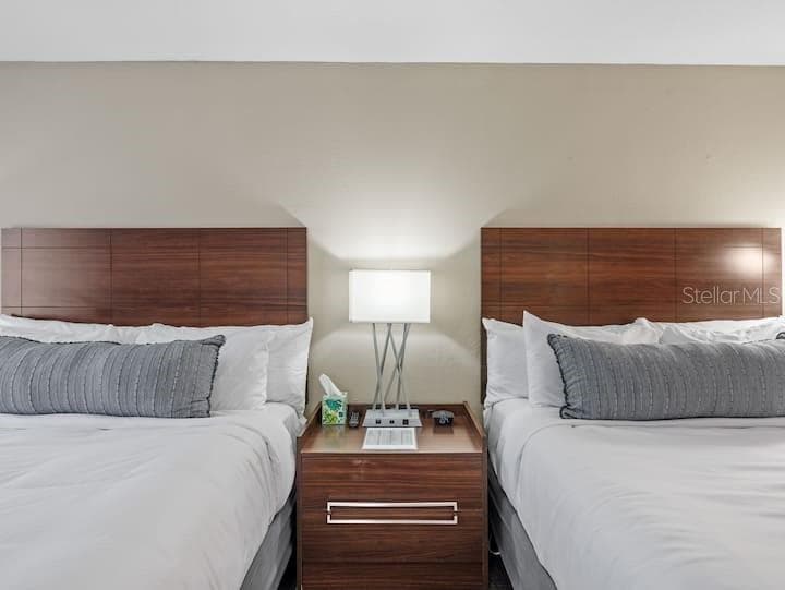 Condo - Hotel at 7150 N TAMIAMI TRL #S-613, SARASOTA, photo 6 of 37