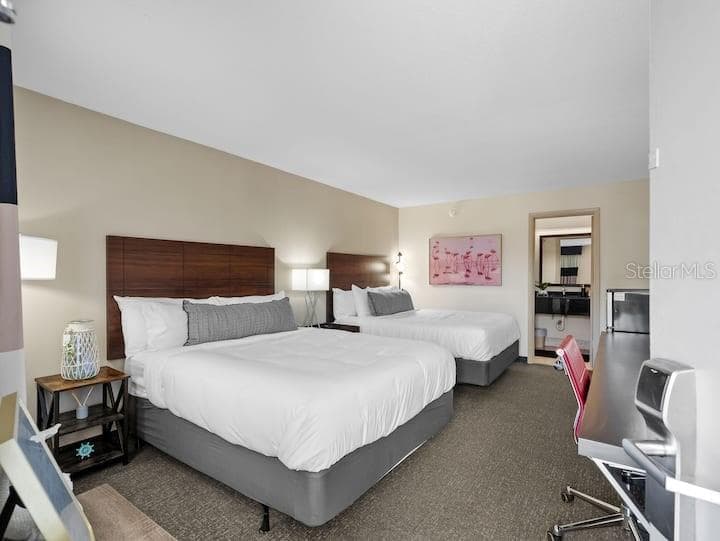 Condo - Hotel at 7150 N TAMIAMI TRL #S-613, SARASOTA, photo 9 of 37