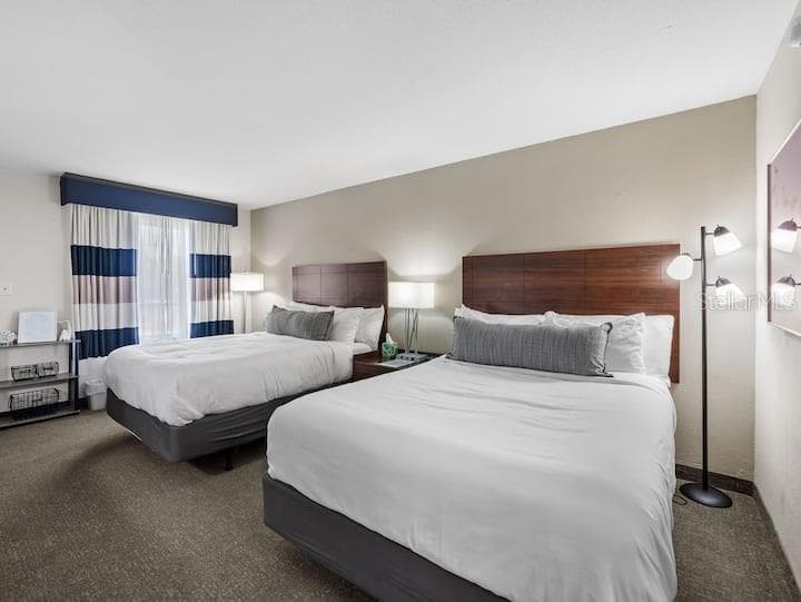 Condo - Hotel at 7150 N TAMIAMI TRL #S-613, SARASOTA, photo 10 of 37