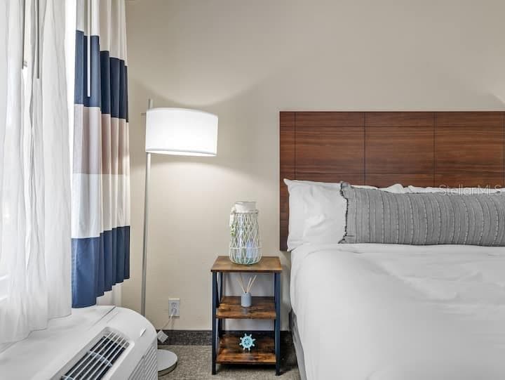 Condo - Hotel at 7150 N TAMIAMI TRL #S-613, SARASOTA, photo 11 of 37