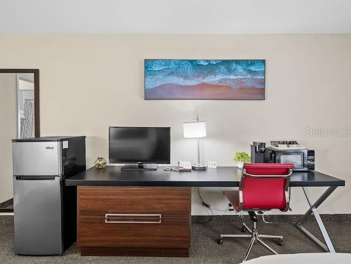 Condo - Hotel at 7150 N TAMIAMI TRL #S-613, SARASOTA, photo 12 of 37