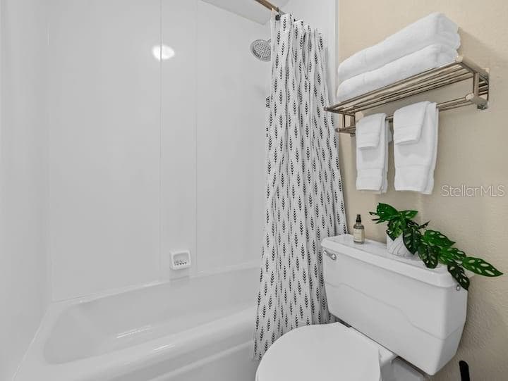 Condo - Hotel at 7150 N TAMIAMI TRL #S-613, SARASOTA, photo 15 of 37