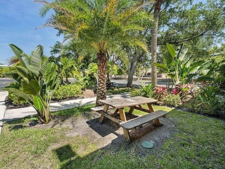 Condo - Hotel at 7150 N TAMIAMI TRL #S-613, SARASOTA, photo 31 of 37