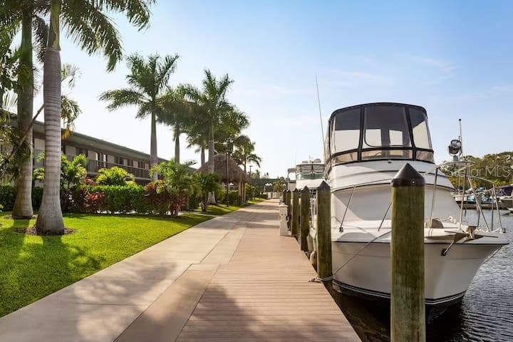 Condo - Hotel at 7150 N TAMIAMI TRL #S-613, SARASOTA, photo 32 of 37