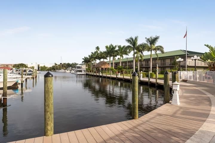Condo - Hotel at 7150 N TAMIAMI TRL #S-613, SARASOTA, photo 34 of 37