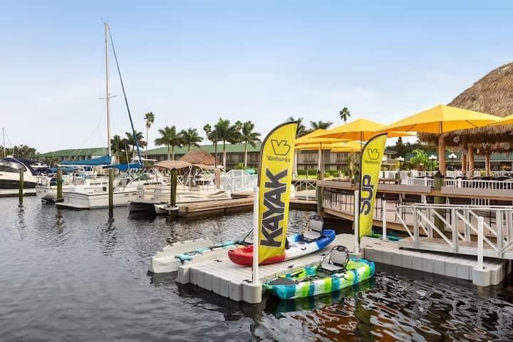 Condo - Hotel at 7150 N TAMIAMI TRL #S-613, SARASOTA, photo 35 of 37