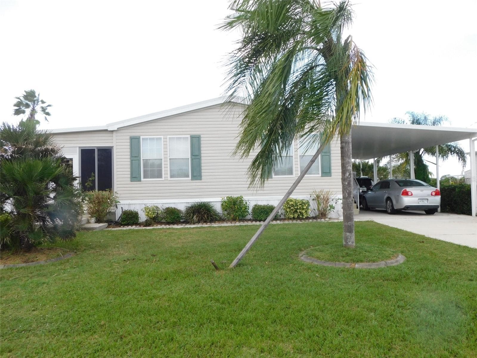 Manufactured Home at 11739 SW LEMON AVE, ARCADIA, photo 2 of 52