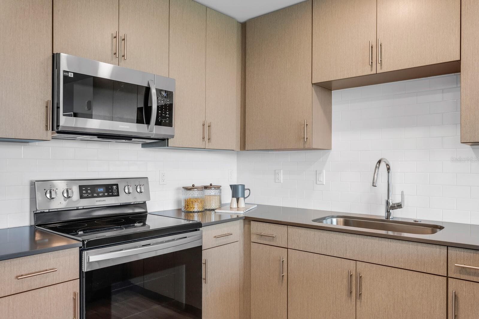 Condominium at 1709 N TAMIAMI TRL #503, SARASOTA, photo 12 of 43