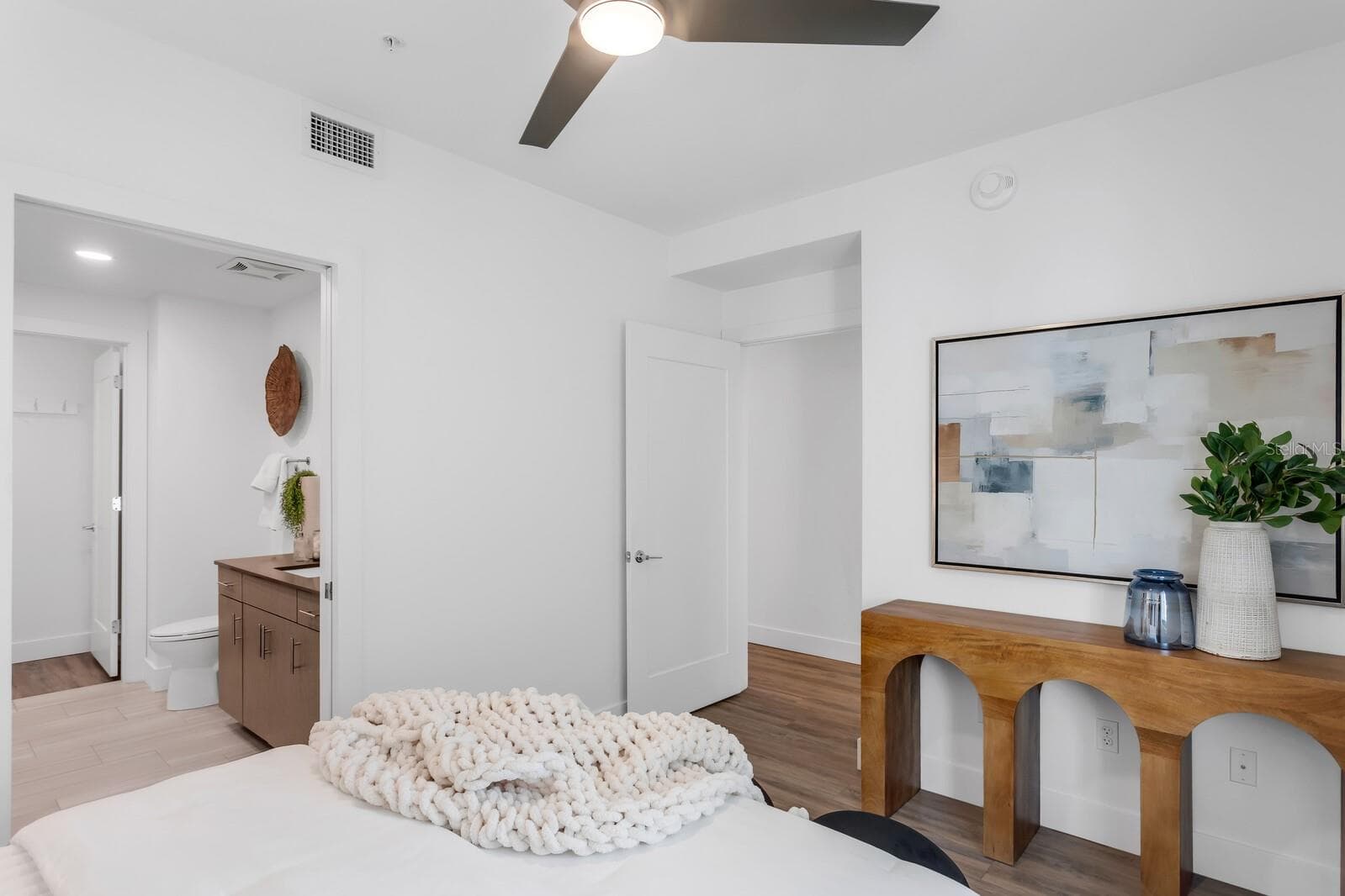 Condominium at 1709 N TAMIAMI TRL #503, SARASOTA, photo 15 of 43