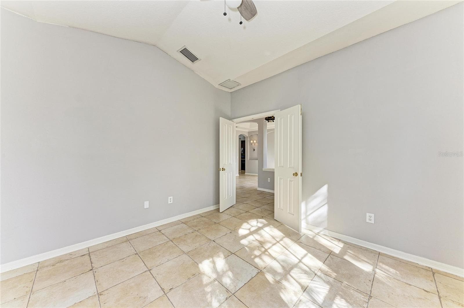 Single Family Residence at 7114 CROMWELL PARK LN, APOLLO BEACH, photo 13 of 56