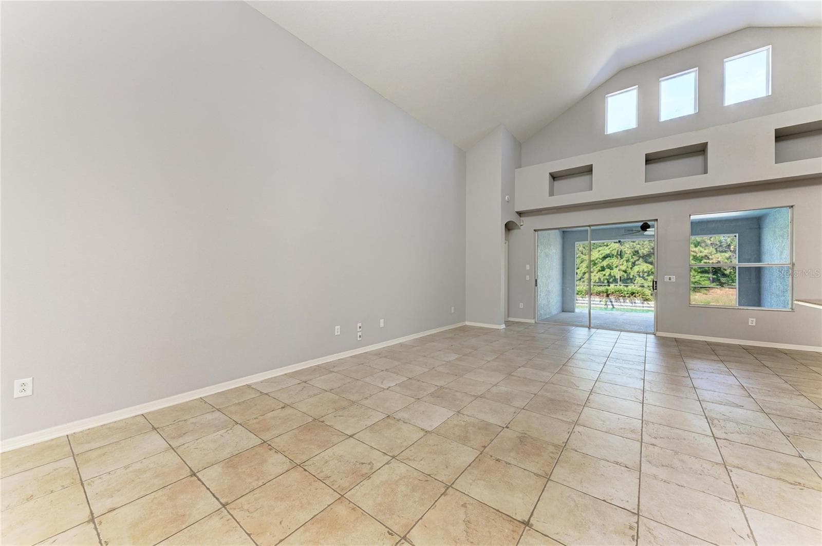 Single Family Residence at 7114 CROMWELL PARK LN, APOLLO BEACH, photo 19 of 56