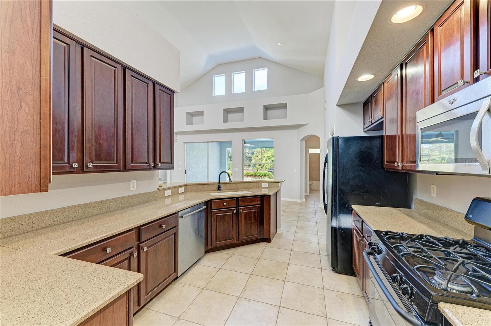 Single Family Residence at 7114 CROMWELL PARK LN, APOLLO BEACH, photo 28 of 56