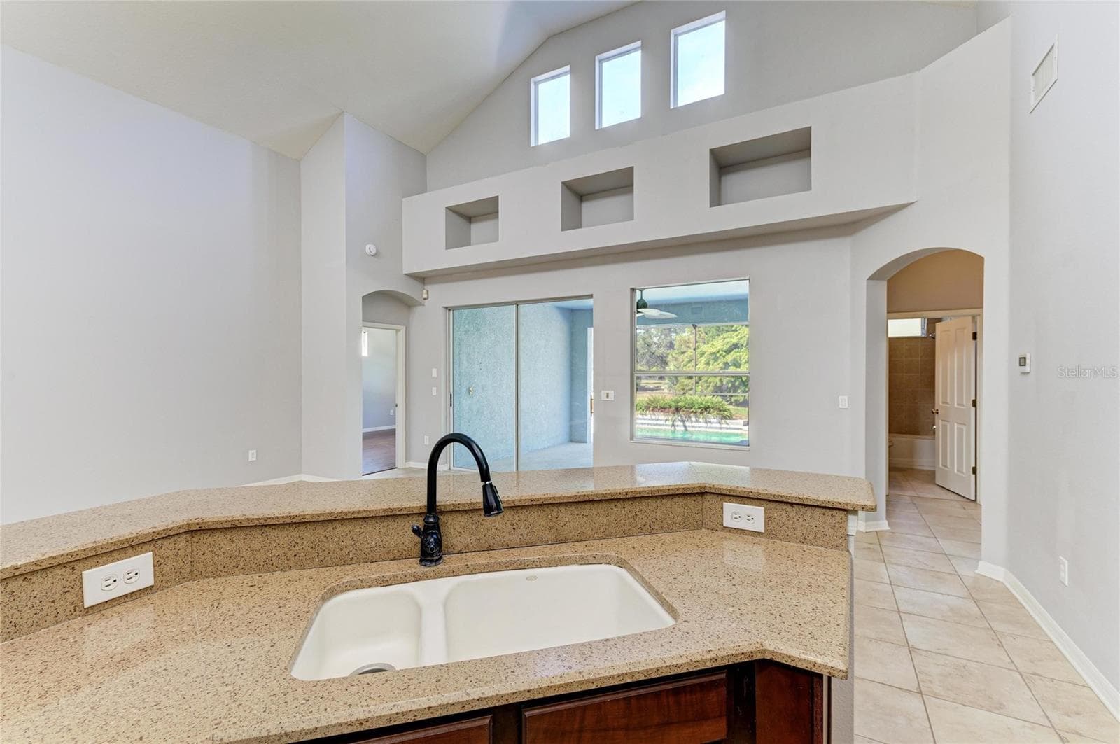 Single Family Residence at 7114 CROMWELL PARK LN, APOLLO BEACH, photo 29 of 56
