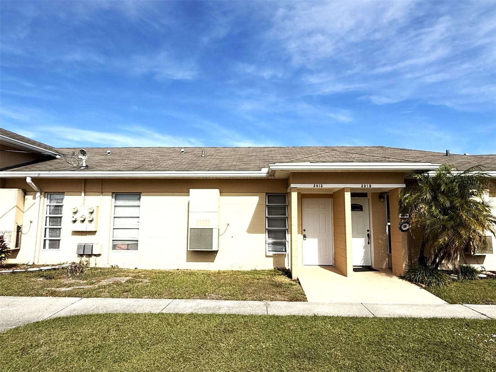 3013 CLUB CIR