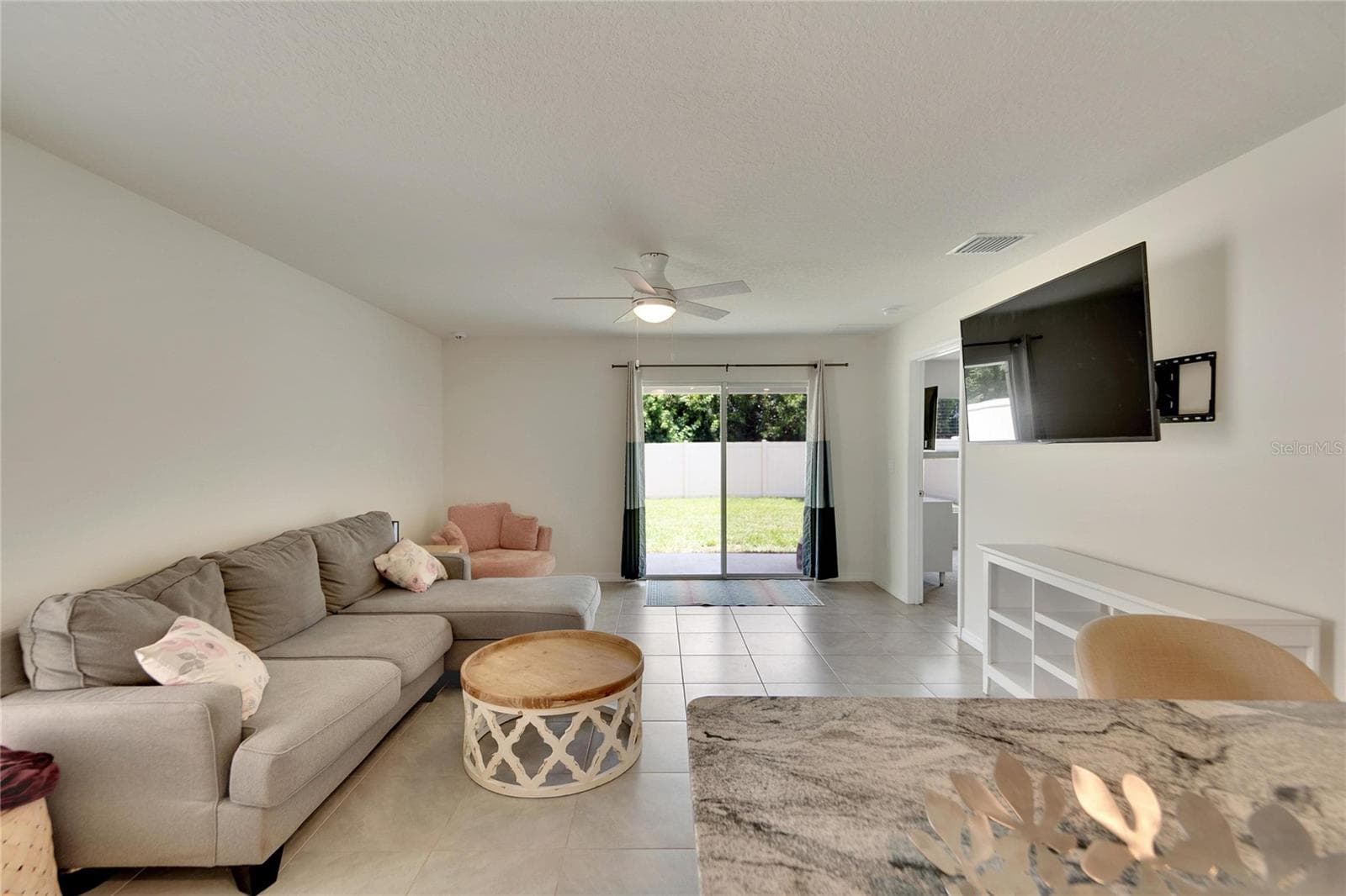 Family room - 5547 LOGAN CAVE AVE, WIMAUMA